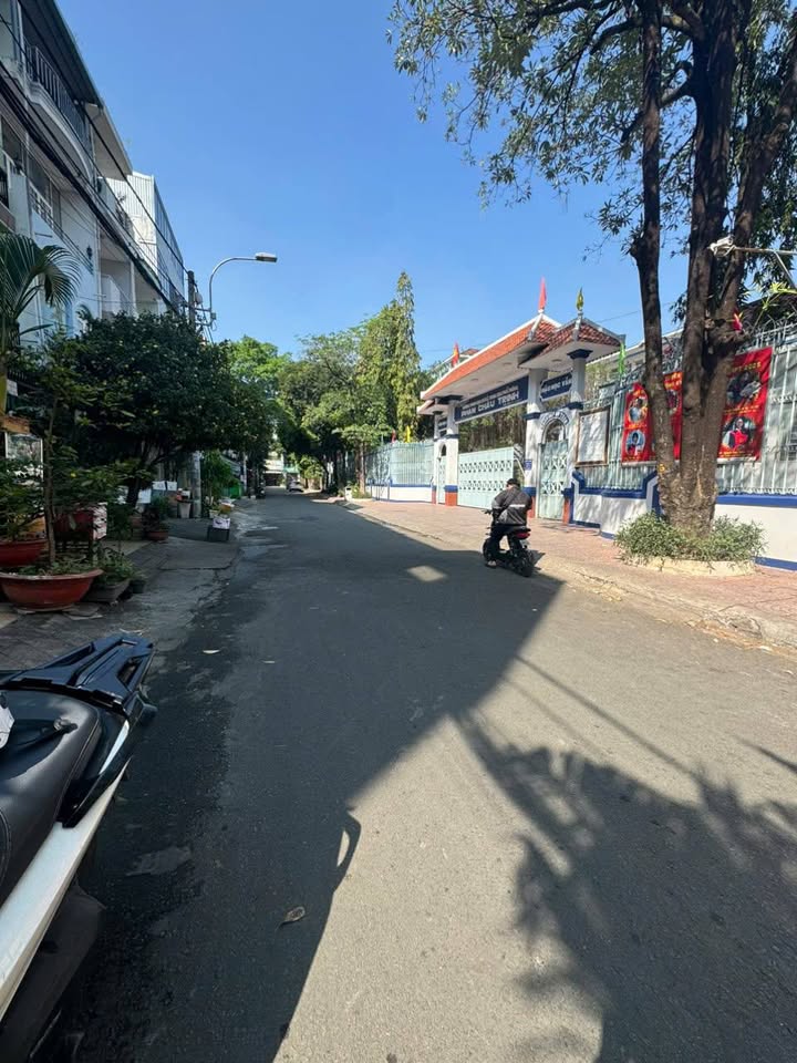 Cho thuê mặt tiền đường Tên Lửa, quận Bình Tân, 28m² giá 7 triệu - Phù hợp làm văn phòng công ty!