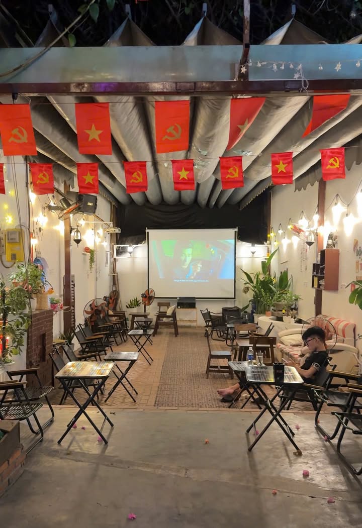 Quán cà phê cho thuê mặt tiền đường 61, Phước Long B, Thủ Đức - Diện tích 105m², giá 15 triệu/tháng!