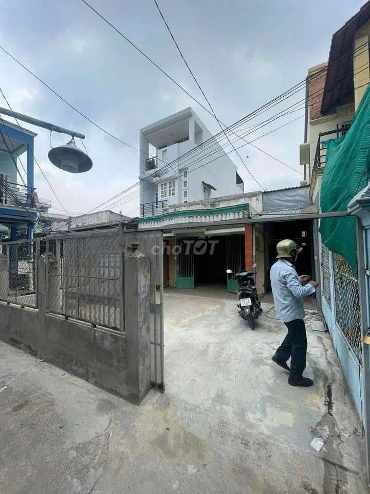 Bán Nhà Cấp 4 HXH Đường Huỳnh Tấn Phát Phường Phú Thuận Quận 7 Diện tích 138m² giá 7 tỷ - Cơ hội đầu tư tuyệt vời!