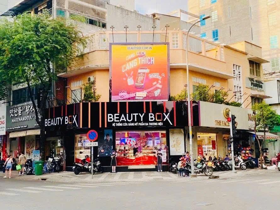Nhà cho thuê góc 2 mặt tiền Nguyễn Trãi - Tôn Thất Tùng Quận 1, 128m² giá 150 triệu - Kinh doanh đắc địa!