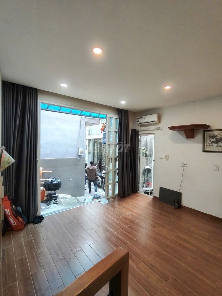 Bán nhà 4 tầng gần cầu Nguyễn Tri Phương, Quận 8, 46m² - Sổ hồng hoàn công!