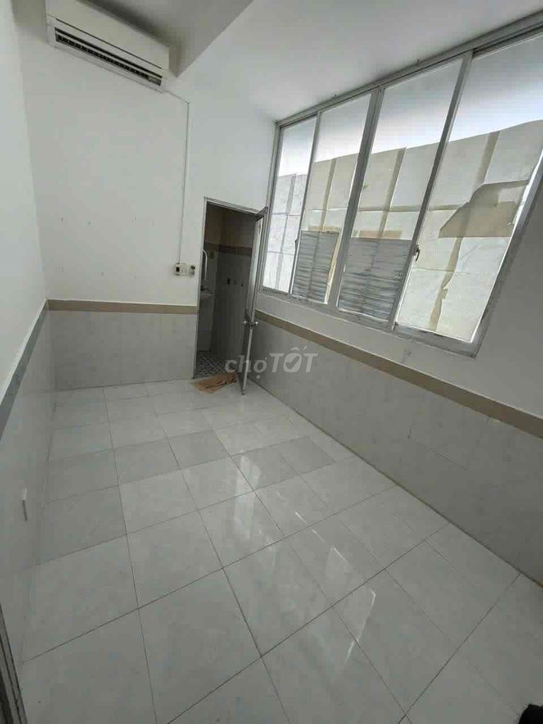 Phòng cho thuê Studio cửa sổ lớn tại Phan Tây Hồ, Phú Nhuận - Chỉ 3.1 triệu!