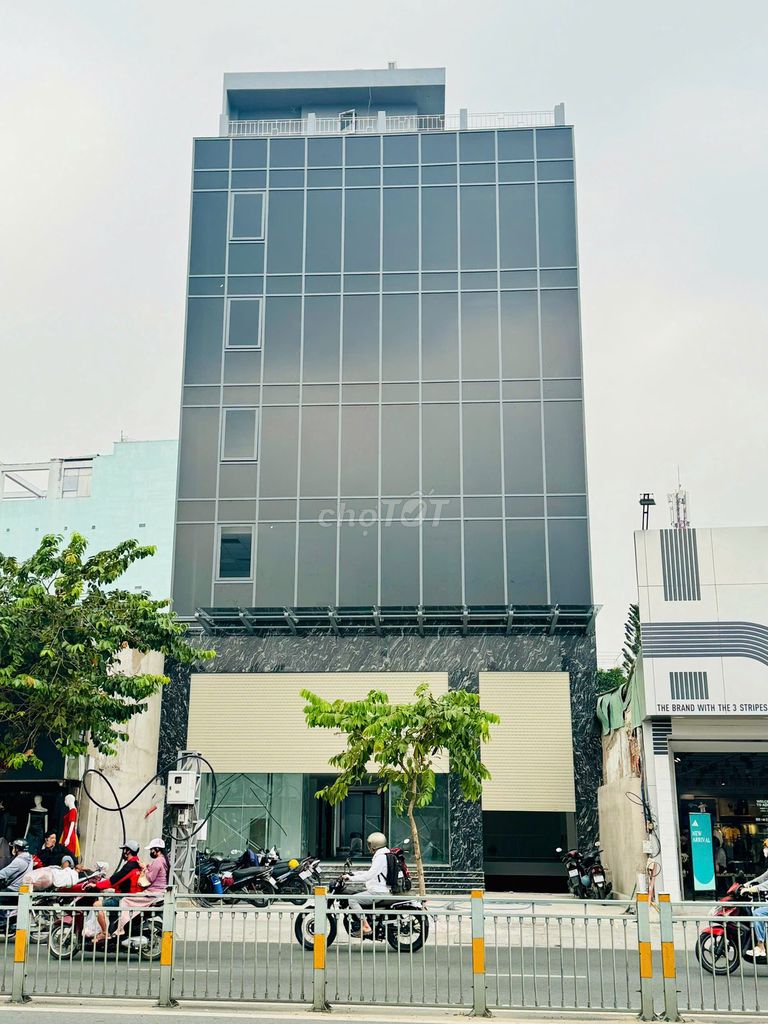 Building Cho Thuê Mặt Tiền Lũy Bán Bích 1500m² - Thang Máy Hiện Đại, Giá Tốt Nhất Thị Trường!