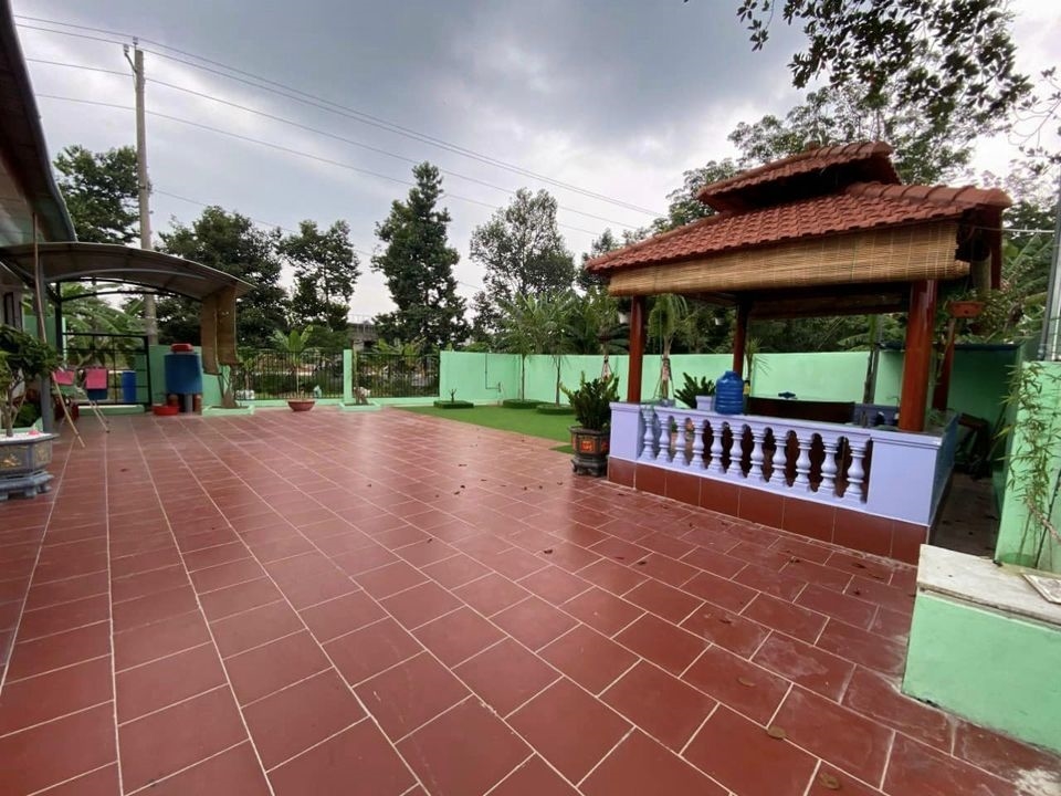 Nhà vườn Thới Hòa, Bến Cát 320m² giá 3.25 tỷ - Lô góc 2 mặt tiền, sân vườn rộng rãi!