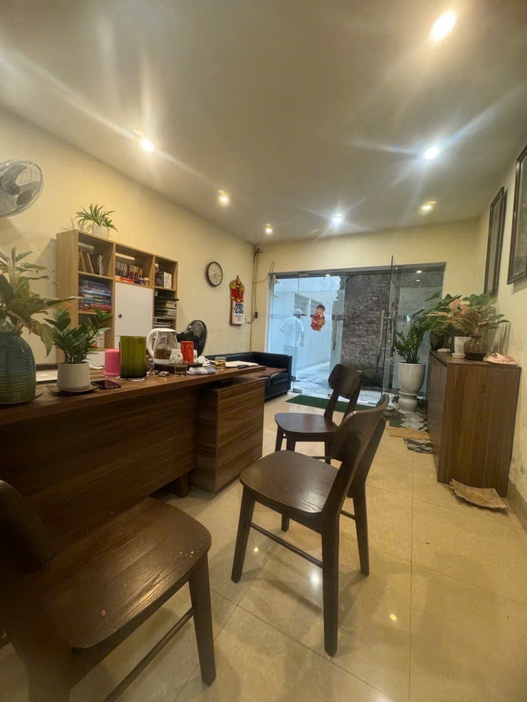 Đất nở hậu tặng nhà 2 tầng tại Quang Trung, Hà Đông 71m² giá 10.6 tỷ - Sổ đỏ hiếm có!