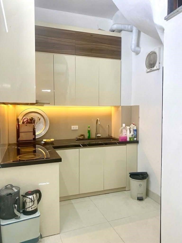 Bán nhà Hồ Ba Mẫu, Đống Đa 34m² giá 6.2 tỷ - Nhà đẹp thoáng sáng, sẵn sàng vào ở!