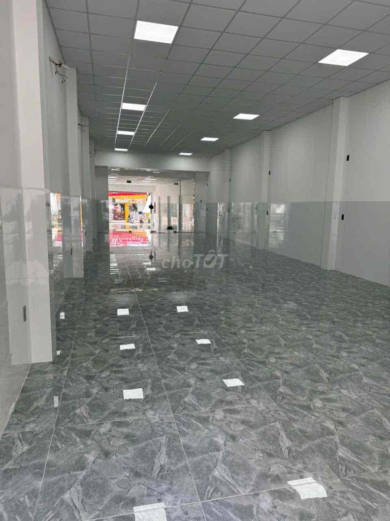 Mặt bằng cho thuê 300m² mặt tiền Lê Văn Lương - Kinh doanh tự do