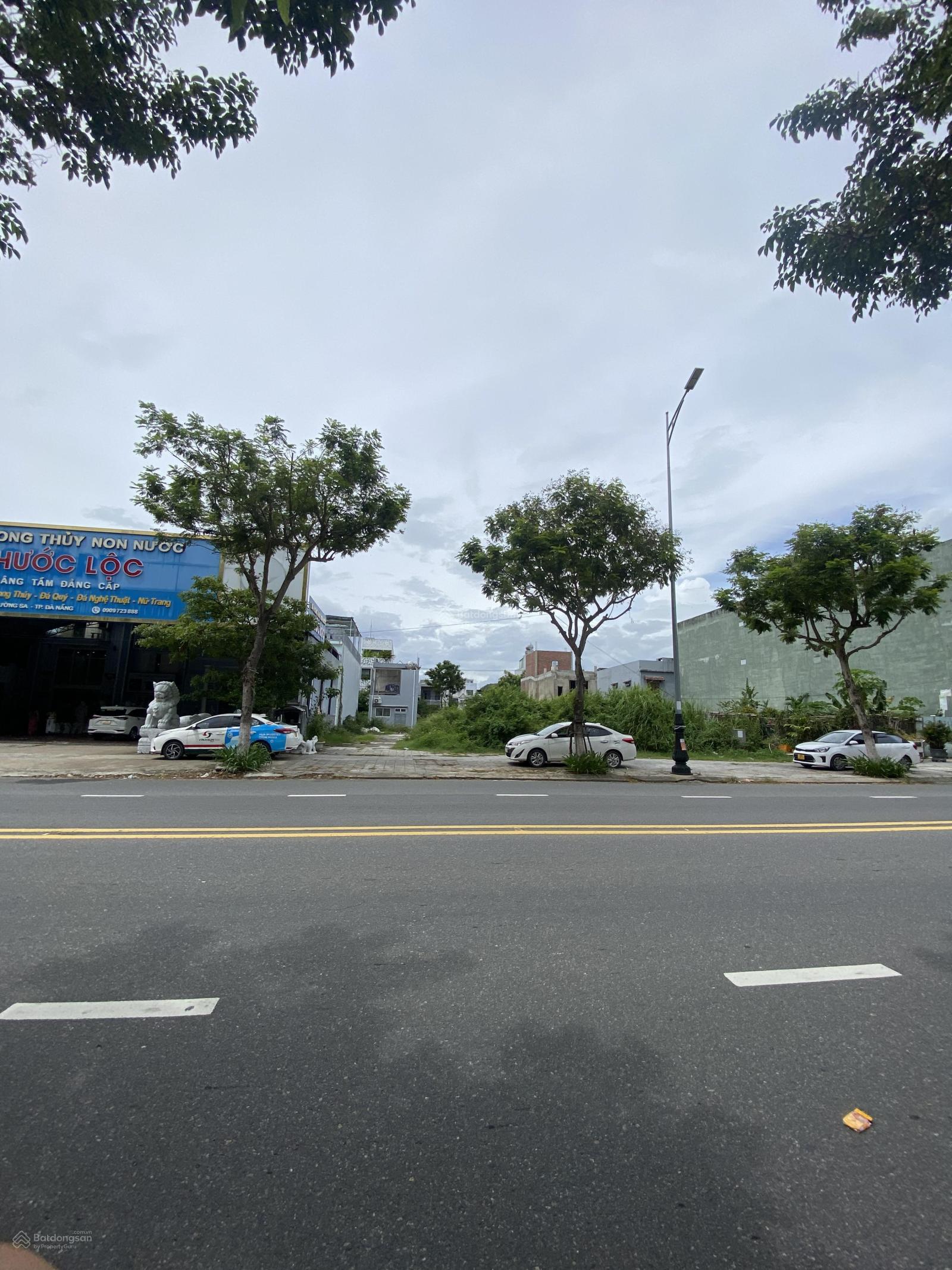 Đất mặt tiền Trường Sa 150m² giá 12 tỷ - Đối diện resort 5* và bãi tắm