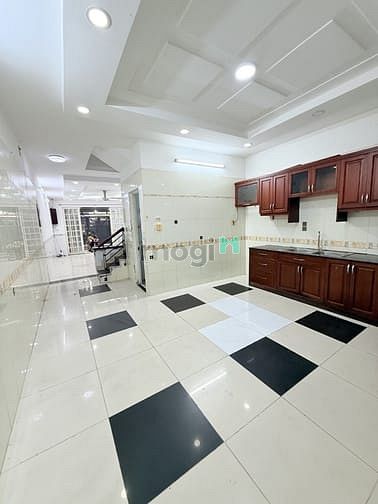 Nhà riêng Cách Mạng Tháng Tám 95m² giá 14.8 tỷ - Ô tô vào nhà, vị trí vàng!