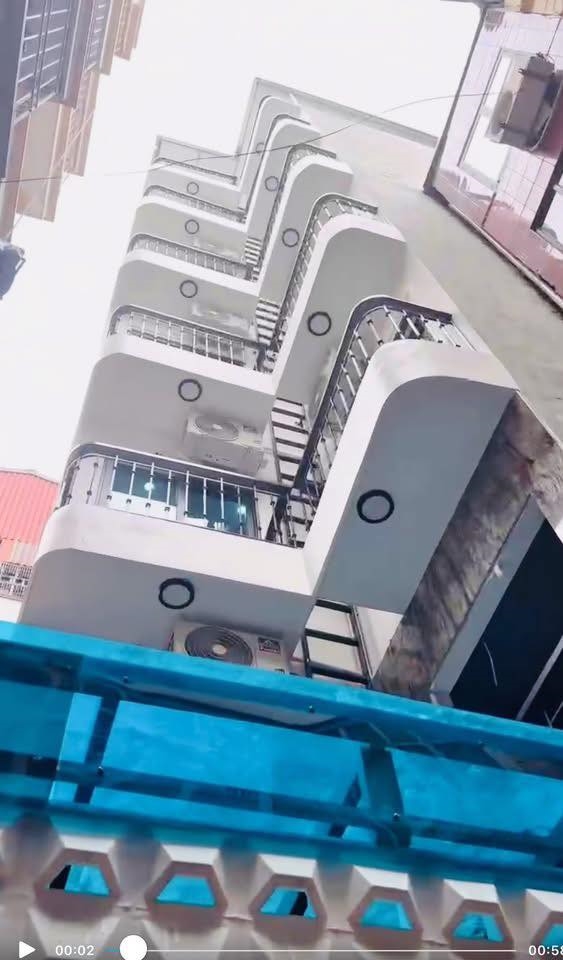 Bán tòa chung cư mini 7 tầng 12 phòng Lạc Long Quân, Tây Hồ 14 tỷ - Đầu tư sinh lời cao!