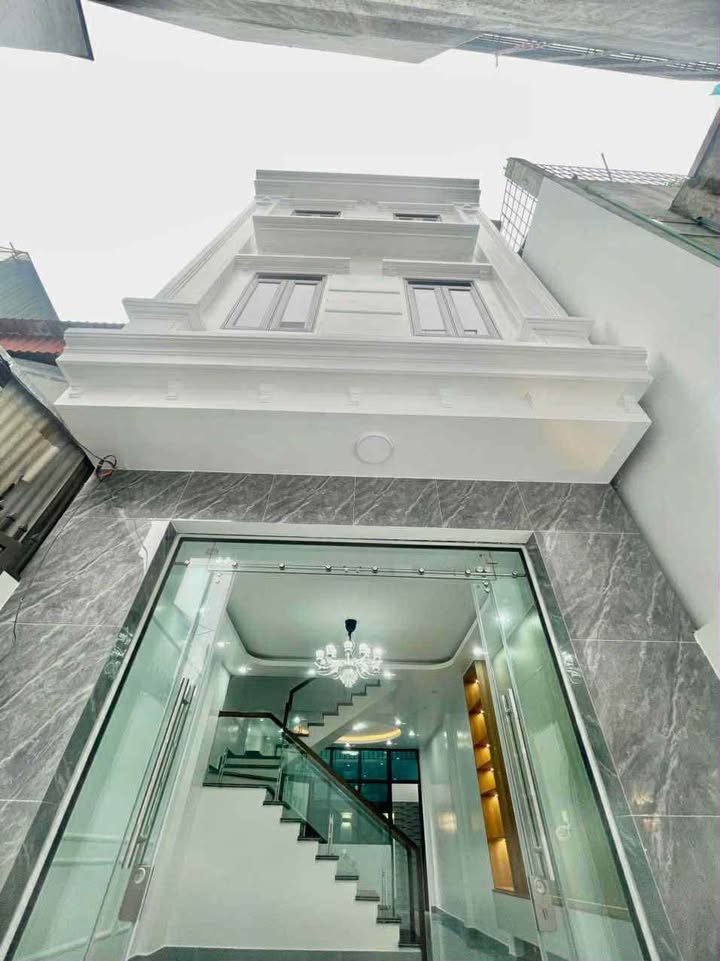 Nhà 3 tầng xây mới 61m² tại phố Hồ Sen, Hải Phòng - Giá chỉ 3.5 tỷ!