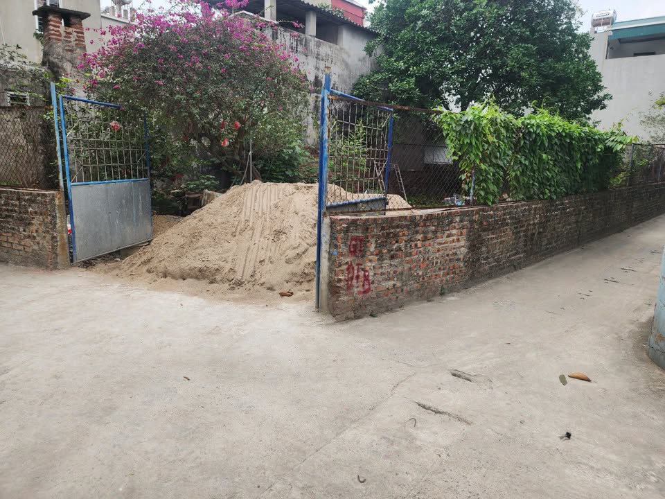 Đất lô góc 136m² tại Uy Nỗ, Đông Anh - Giá chỉ 600 triệu, ô tô vào tận nơi!