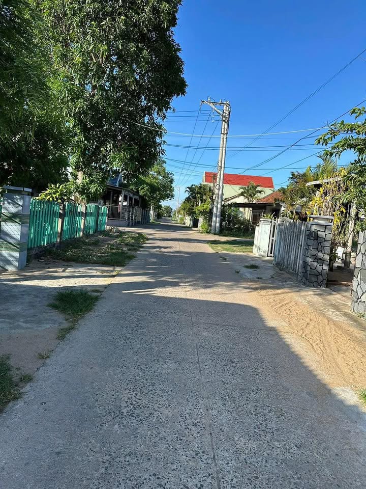 Nhà cấp 4 thôn Đa Ngư, Đông Hòa, 396m² giá 1.4 tỷ - Tiềm năng đầu tư lớn!