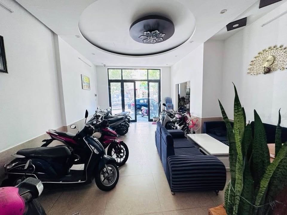 Nhà 4 Tầng Mặt Tiền Hoàng Thị Loan, Đà Nẵng 103m² Giá 7.5 Tỷ - Cơ Hội Đầu Tư Sinh Lời!