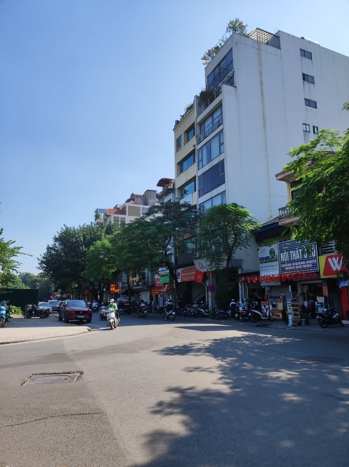 Bán nhà mặt phố Nguyễn Công Trứ, quận Hai Bà Trưng, diện tích 17m², giá 12.99 tỷ - Kinh doanh sầm uất!