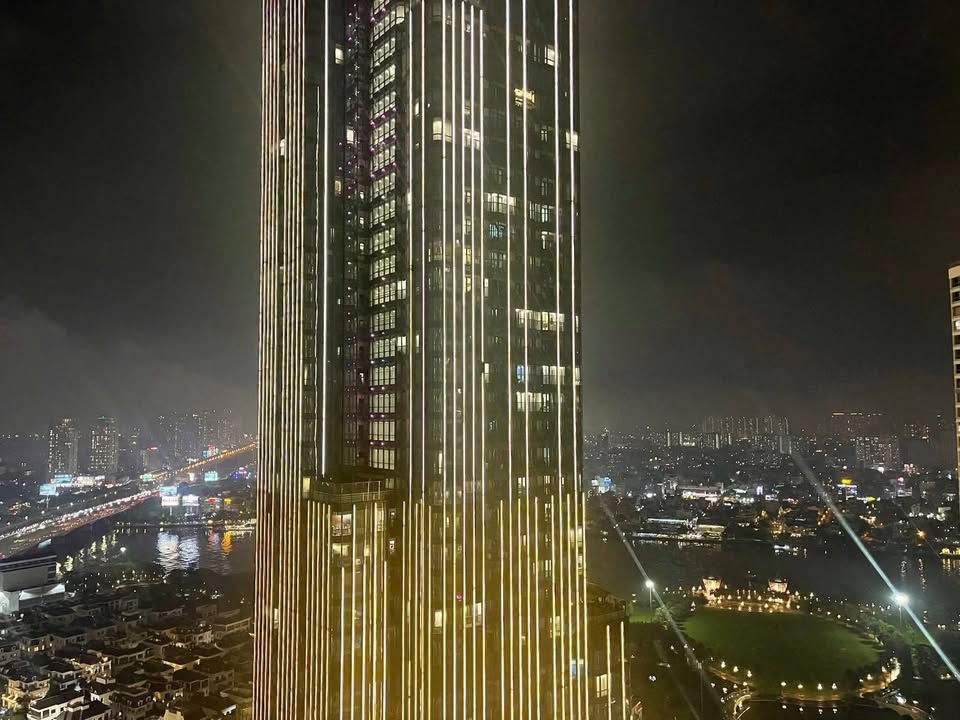 Căn hộ 3PN Vinhomes Central Park Bình Thạnh 126m² giá 24 tỷ - Thiết kế sang trọng Indochine!