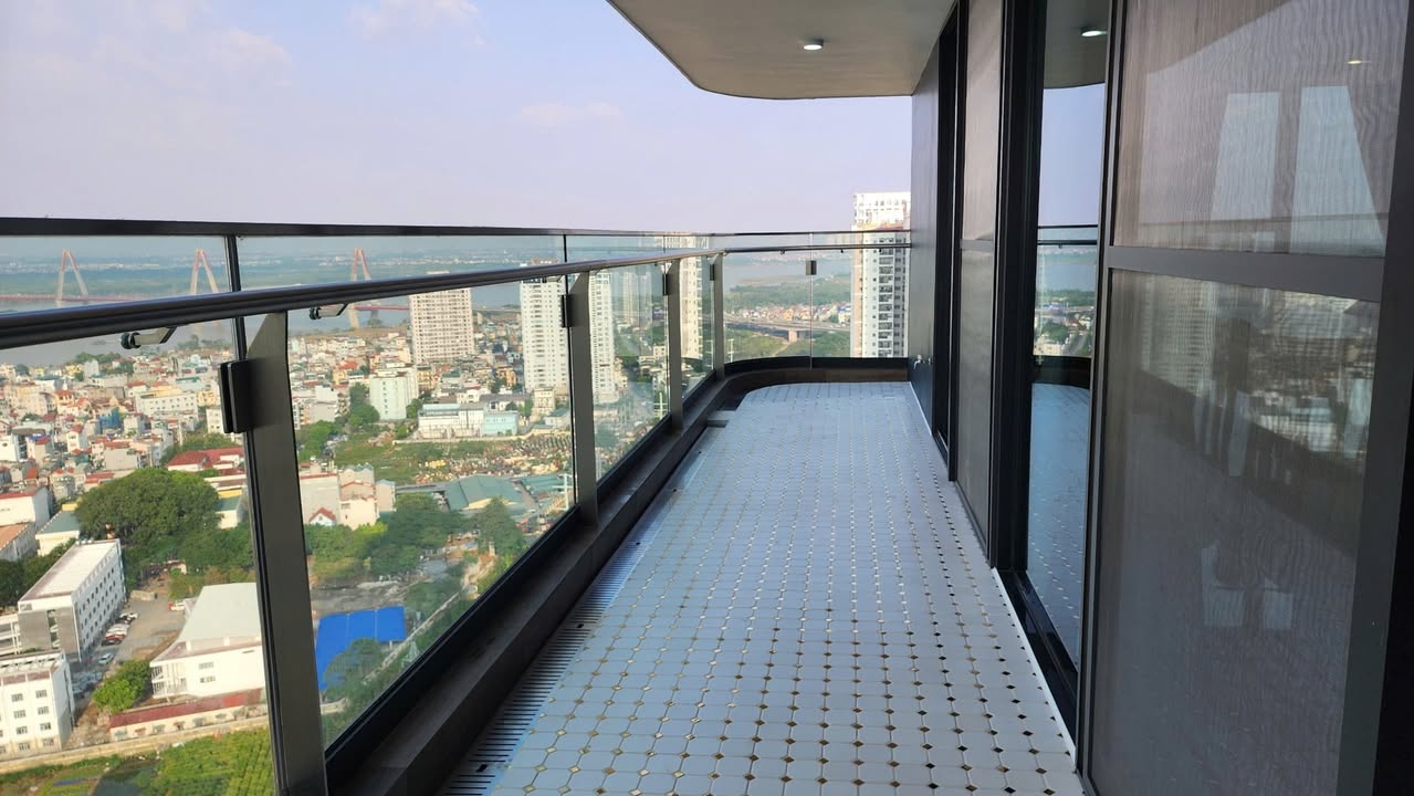 Căn hộ 3PN cho thuê tại Sunshine Golden River, Tây Hồ, 160m² - Nội thất mới, vào ở ngay!