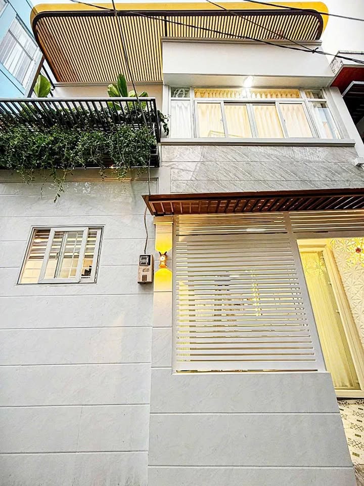 Nhà mới hoàn thiện đường Trần Văn Khánh quận 7 giá chỉ 6.5 tỷ - Dọn vào ở ngay!