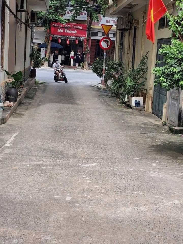 Nhà 4 tầng Trần Phú, Việt Trì 72m² giá 6 tỷ - Vị trí đắc địa, tiềm năng tăng giá cao!