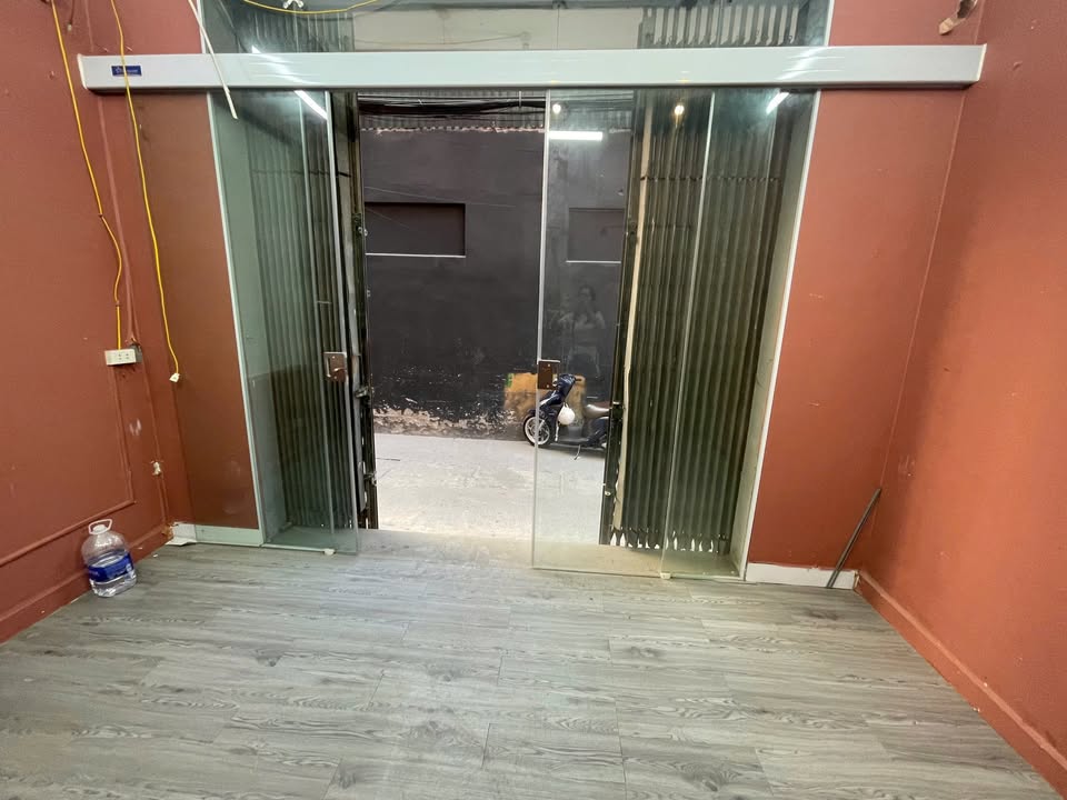 Cửa hàng cho thuê tại ngõ 132 Cầu Giấy 16m² - Giá chỉ 4 triệu/tháng