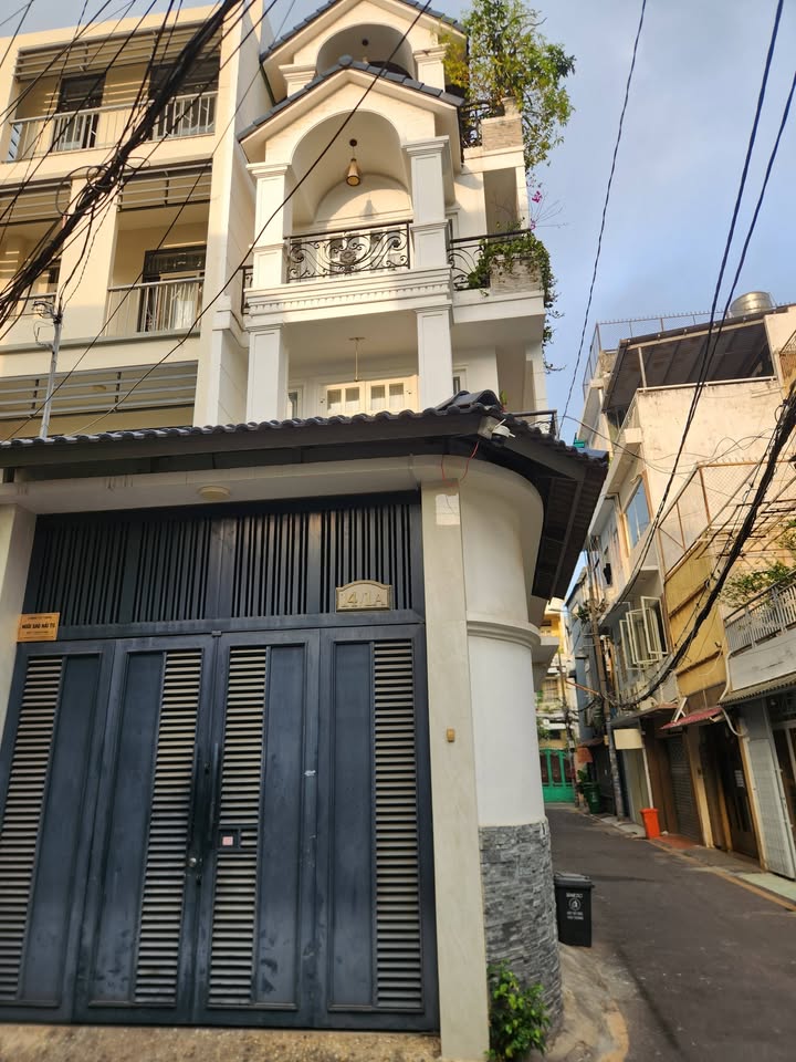 Nhà góc 2 mặt tiền Ngô Tất Tố 49m² giá 16.89 tỷ - Khu VIP dân trí cao!