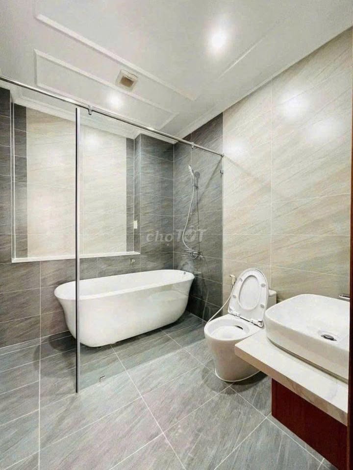 Nhà cho thuê đường Nguyễn Hữu Cảnh, Quận Bình Thạnh 100m² giá 20 triệu - Không thể bỏ lỡ!