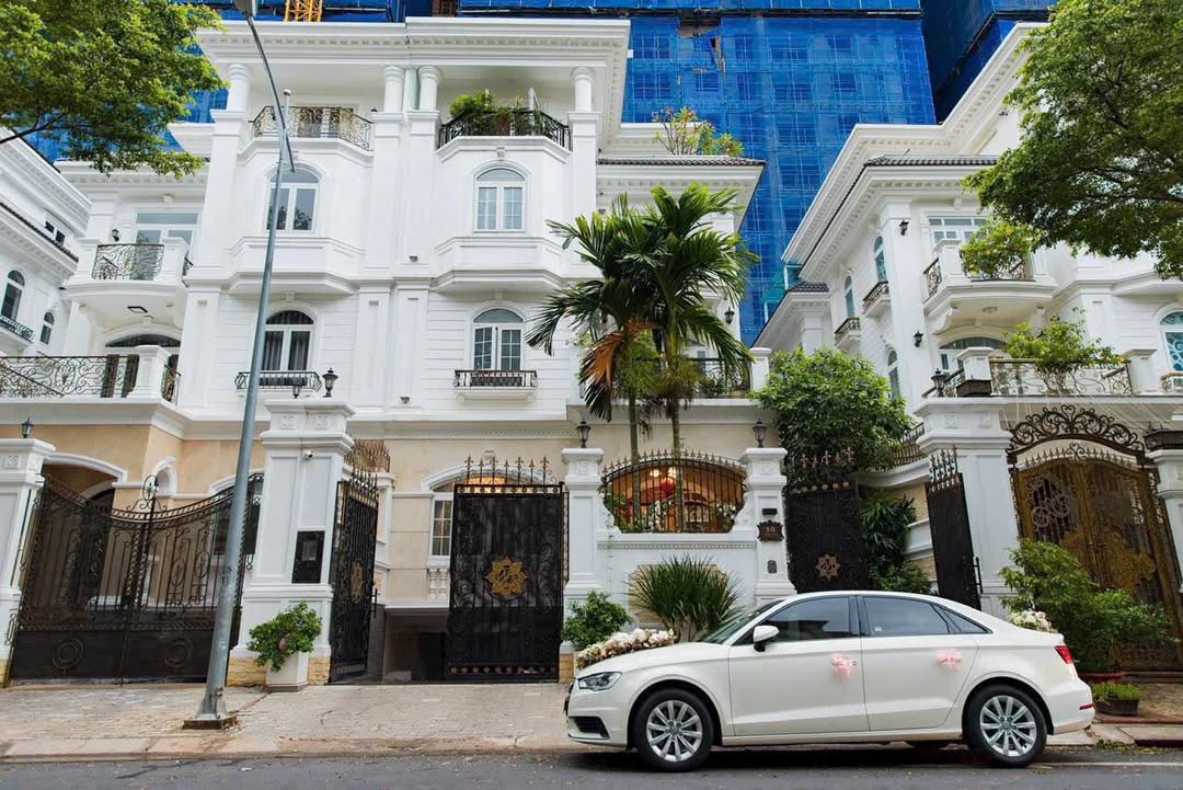 Biệt thự Cityland Nguyễn Thị Thập Quận 7, 220m² giá 53 tỷ - Sổ hồng riêng!