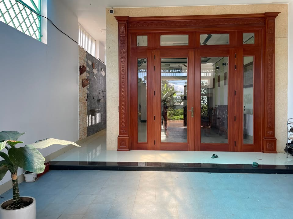 Nhà Đẹp 2 Tầng Mặt Tiền Bà Huyện Thanh Quan, Pleiku - Diện tích 228m², Giá Thỏa Thuận!