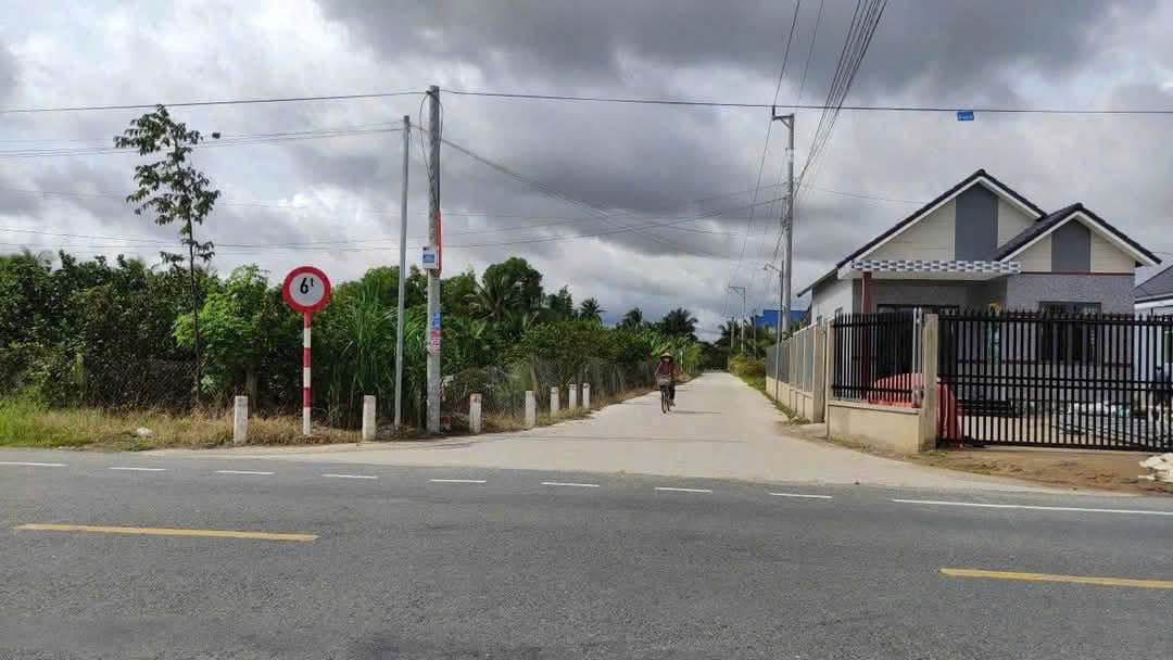 Bán đất mặt tiền đường Sơn Đông, TP Bến Tre 180m² - Đầu tư sinh lời hấp dẫn!