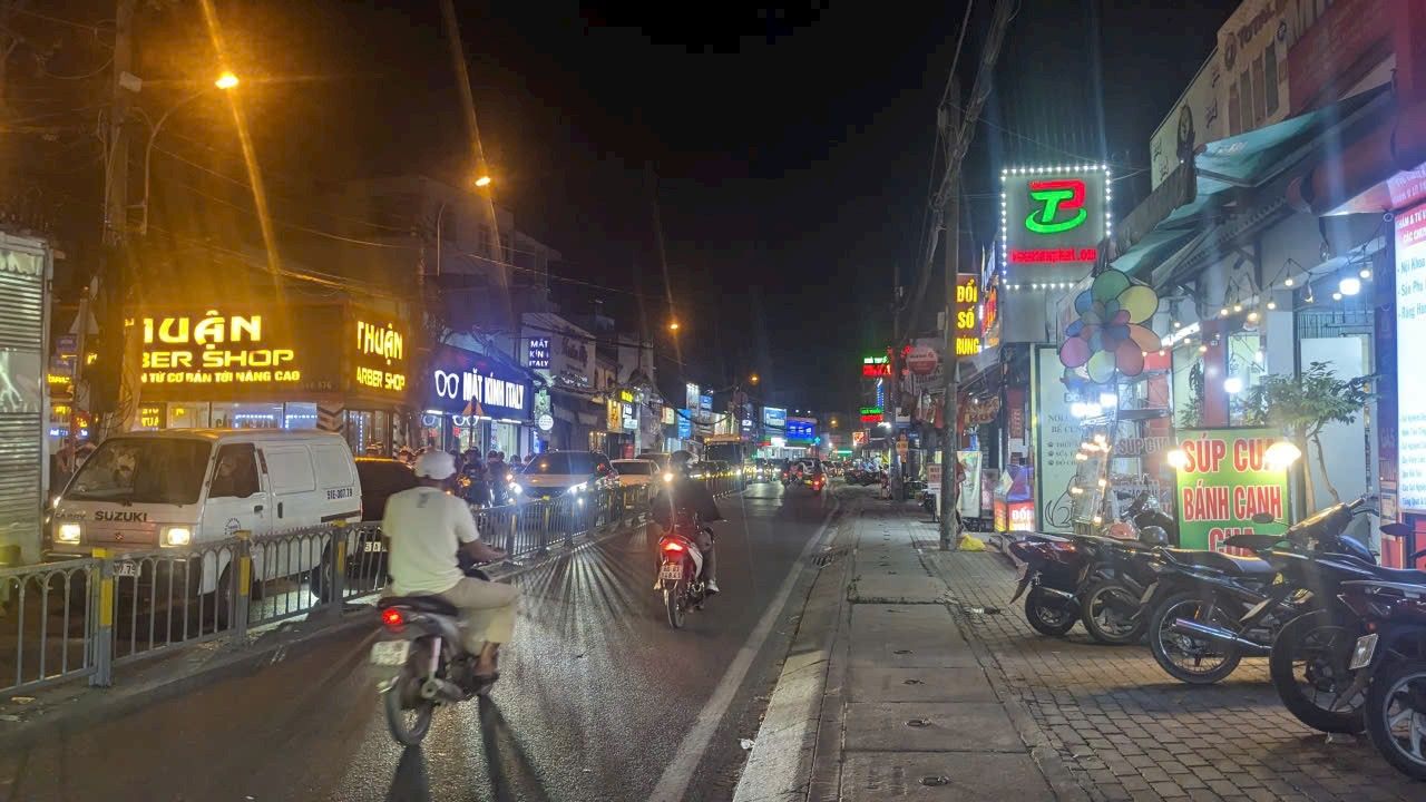 Nhà mặt tiền Kinh doanh Tô Ngọc Vân, Thủ Đức 300m² - Vị trí đắc địa, cho thuê ngay!