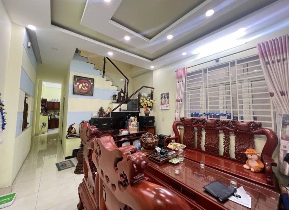 Nhà 2 Tầng 126m² Hẻm Ô Tô Nguyễn Văn Tăng, Quận 9 - Sổ Riêng, Giá 6.6 Tỷ