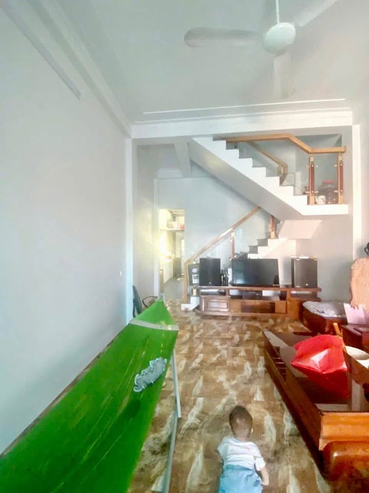 Nhà 2 Tầng Quảng Đông 77m² giá 2 tỷ - Tiện ích đầy đủ, sẵn sàng vào ở!