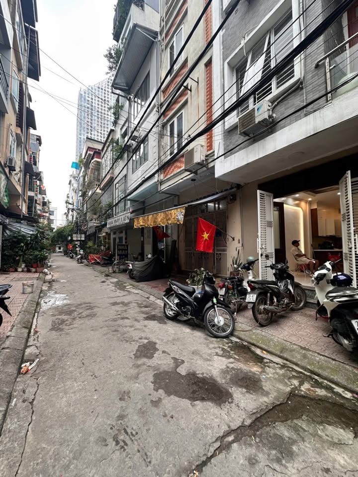 Nhà mặt phố Huỳnh Thúc Kháng Hà Đông 54m² giá 12 tỷ - Vị trí đắc địa sau Bưu điện!