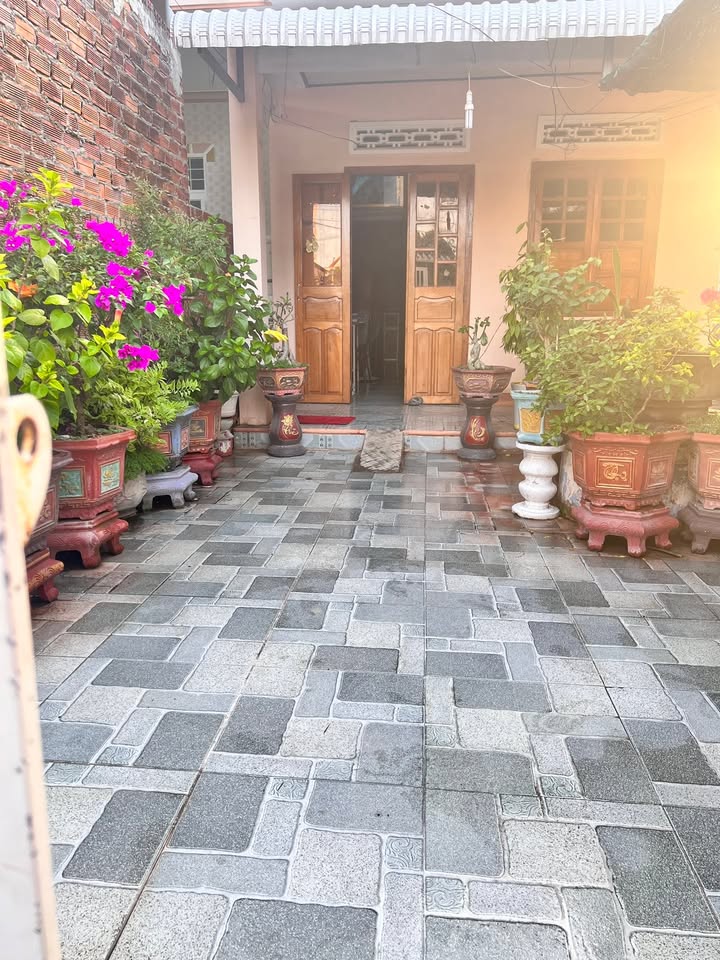 Nhà phố Ninh Diêm 213m² giá 2.5 tỷ - Vị trí đẹp, tiện ích đầy đủ