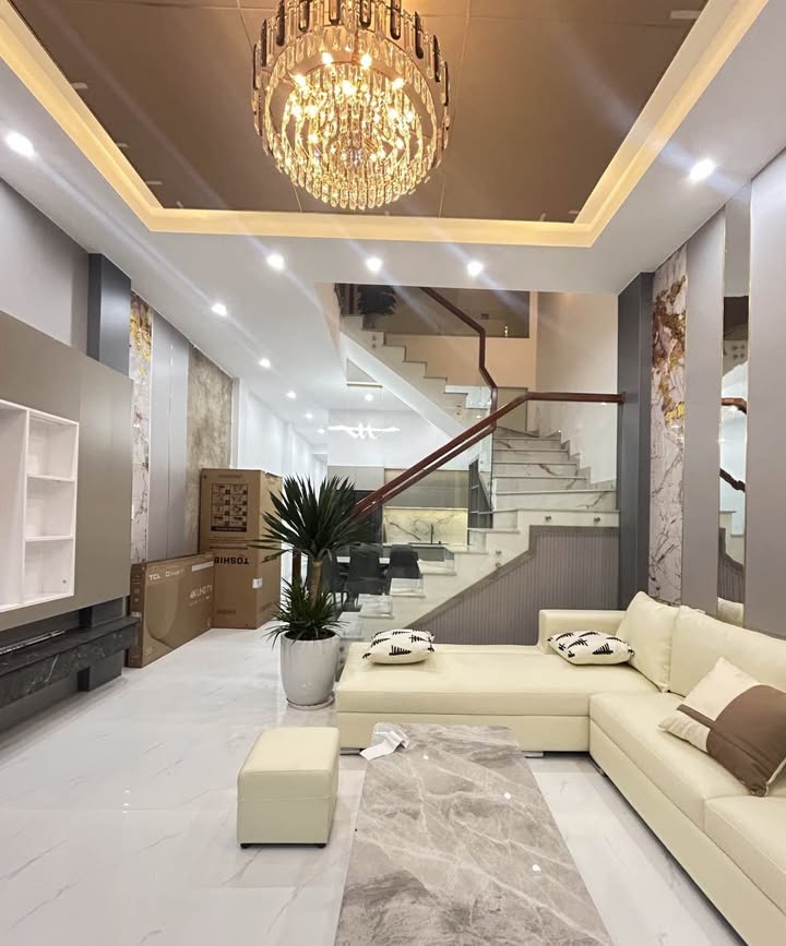 Nhà 4 tầng mặt tiền Giáp Văn Cương, Hòa Minh, Đà Nẵng 72m² giá 8 tỷ - Không thể bỏ lỡ!