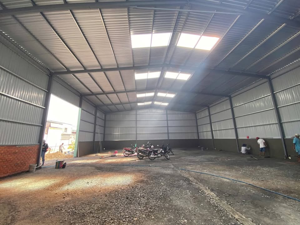 Xưởng cho thuê tại Xuân Thới Sơn, Hóc Môn - 400m² chỉ 25 triệu/tháng - Kết cấu kiên cố, sạch sẽ!