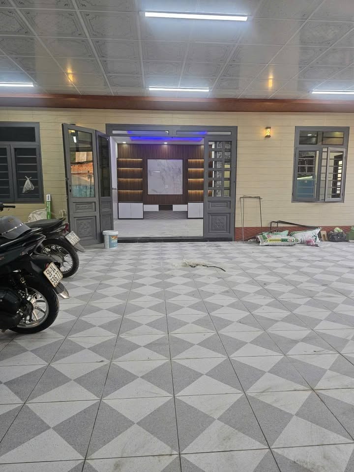 Nhà bán Thới Tam Thôn 240m² giá 3.3 tỷ - Sổ đỏ chính chủ