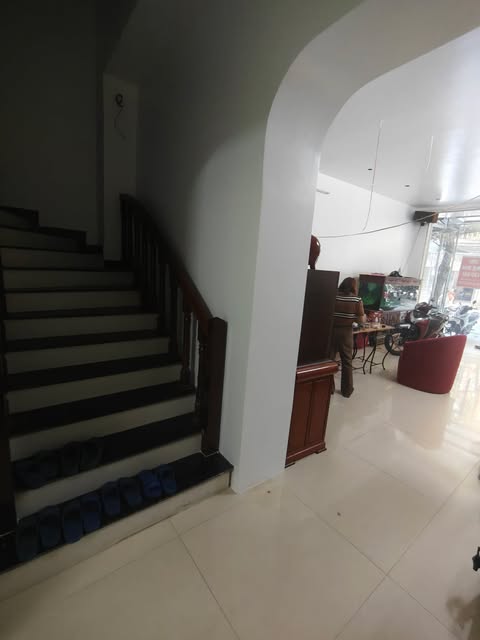 Nhà riêng cho thuê mặt đường Trần Thái Tông Nam Định 80m² giá chỉ 15 triệu/tháng - Vị trí lý tưởng cho văn phòng