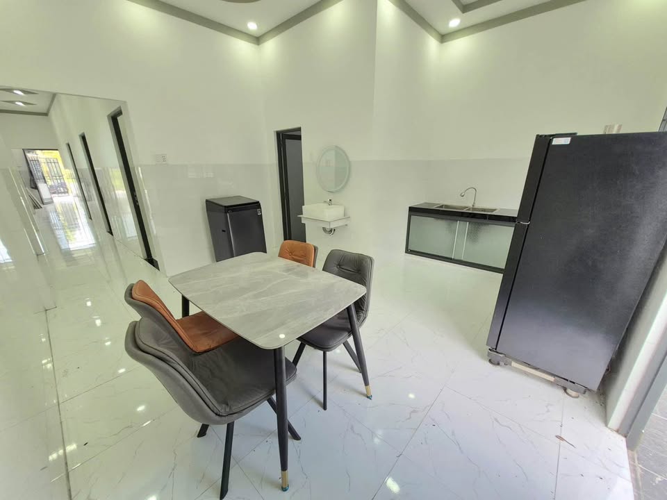 Nhà mặt tiền hẻm xe tải tại Phường Sơn Đông 140m² giá 1.1 tỷ - Tặng nội thất 100%!