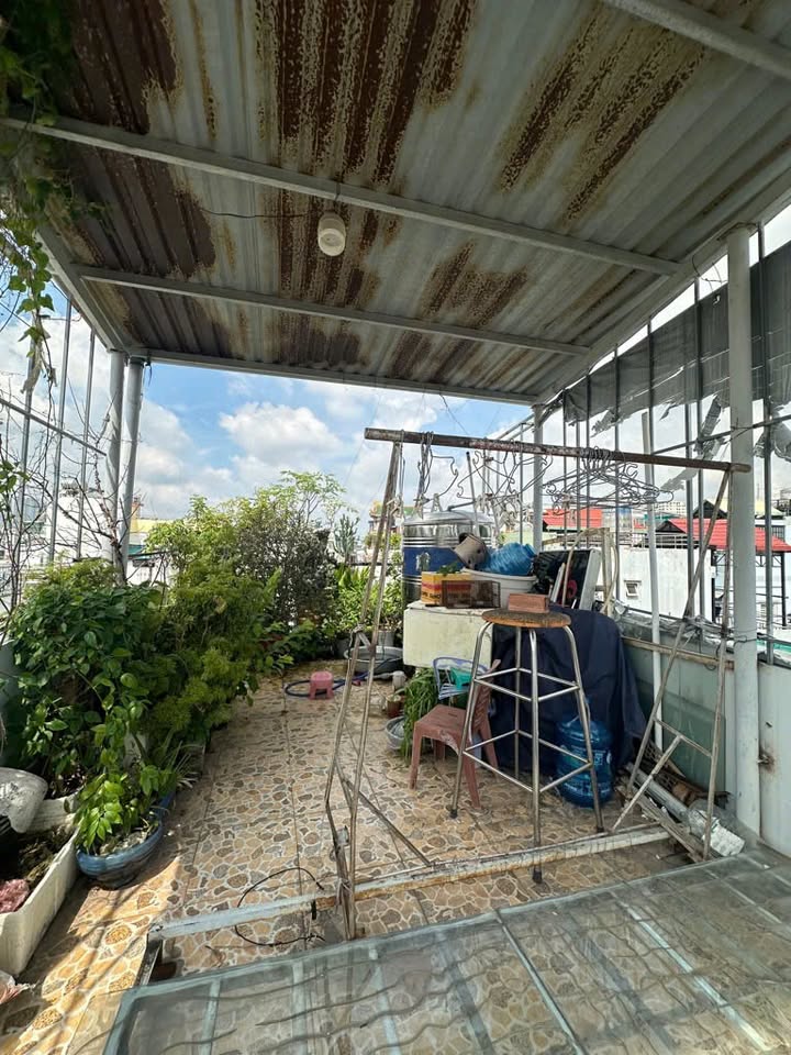 Nhà 5 tầng hẻm 122 Tôn Đản, Quận 4 - 25m² chỉ 6.8 tỷ - Vị trí đắc địa gần ĐH Luật!