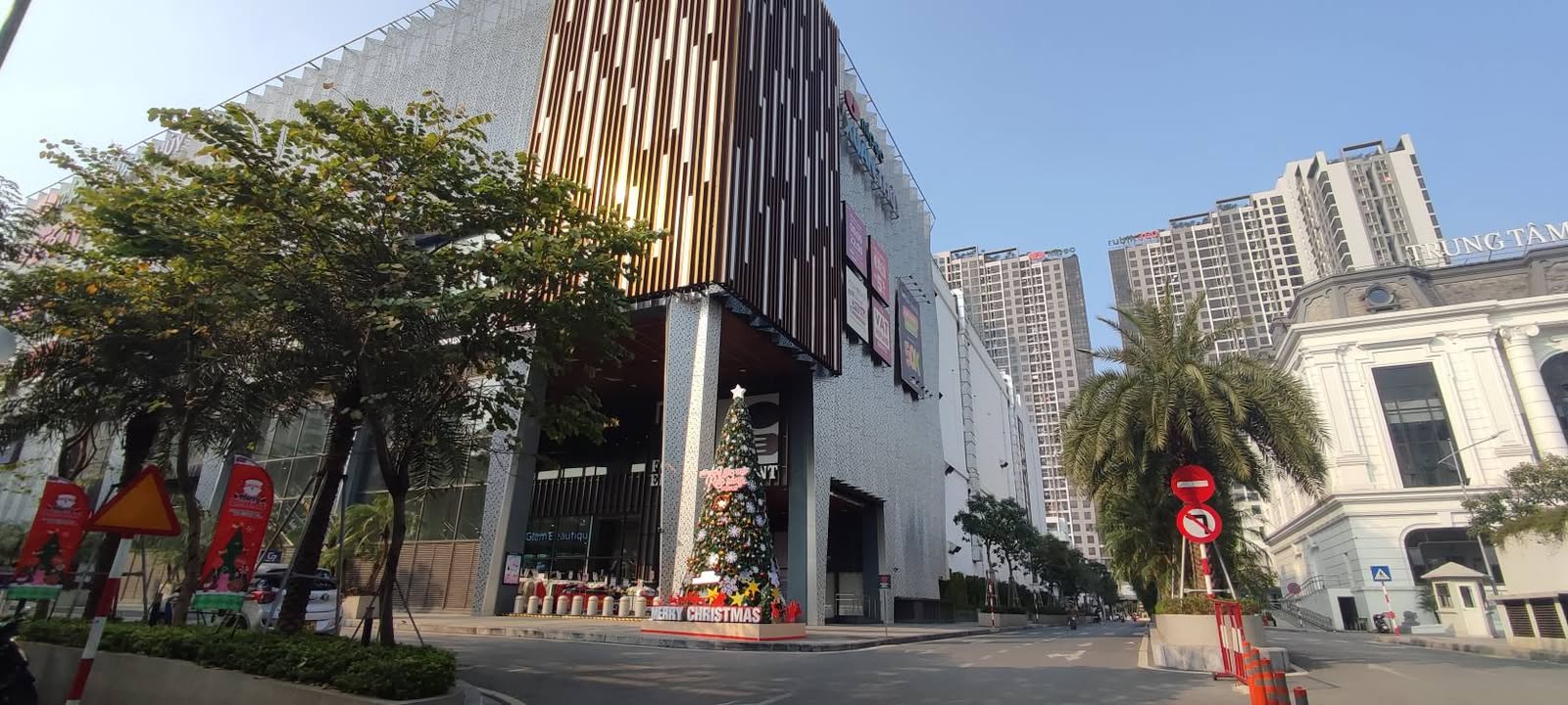 Nhà mới Cầu Giấy 34m² giá thỏa thuận - Full nội thất, thang máy tiện nghi!