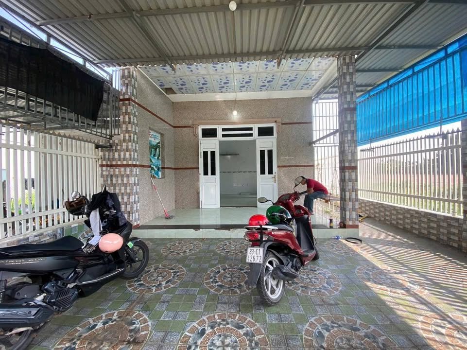 Nhà cho thuê đường Nguyễn Huệ, Đất Đỏ 180m² - Phù hợp ở hoặc kinh doanh!