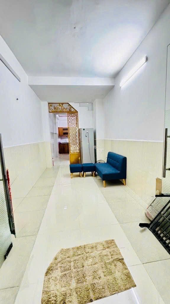 Nhà nguyên căn cho thuê tại Lương Hữu Khánh, Quận 1 - Giá 14.5 triệu, Phù hợp ở gia đình và kinh doanh!