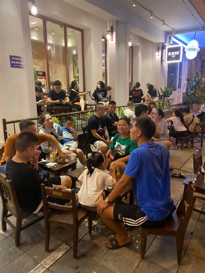 Shophouse Nguyễn Phong Sắc, Cầu Giấy 200m² giá 180 triệu - Sang nhượng quán Coffee full đồ mới!