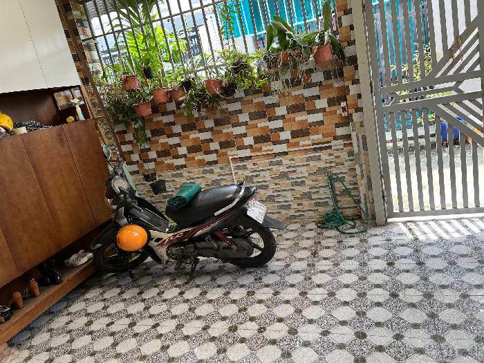 Nhà phố Phước Long B, quận 9, 105m² giá chỉ 6.8 tỷ - Sẵn sàng vào ở!