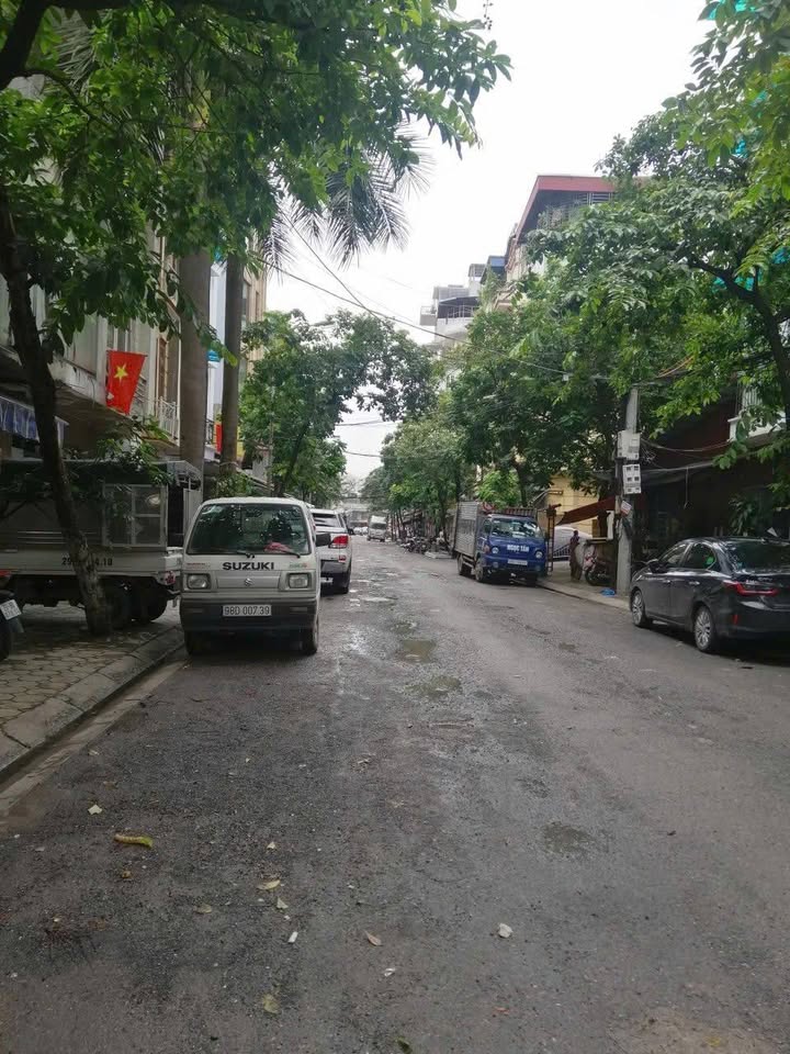 Đất Phúc Xá 65m² giá 17.7 tỷ - Cơ hội đầu tư tuyệt vời!