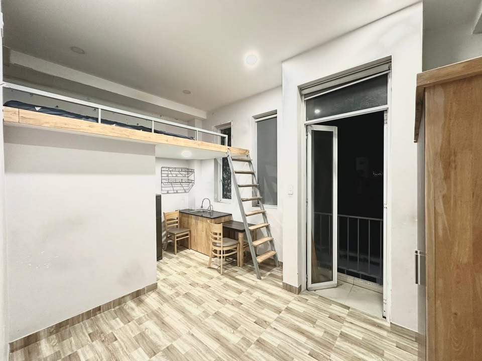 Phòng trọ cho thuê 556 Phạm Văn Đồng, Bình Thạnh - Full nội thất, ban công cực chill!