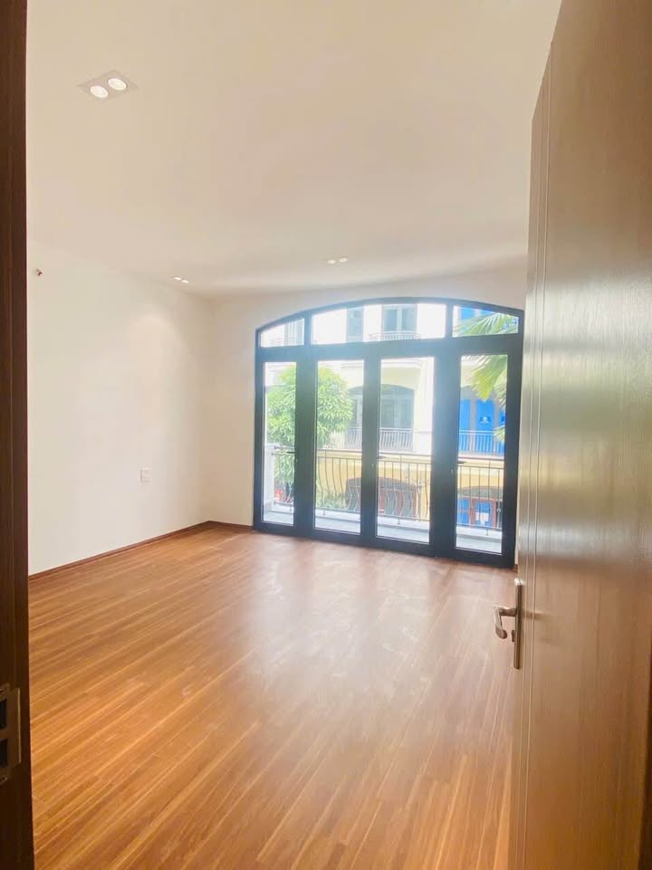 Nhà cho thuê Vin Ocean Park 2, Văn Giang 3 tầng, 4 phòng ngủ - Giá 6 triệu/tháng!