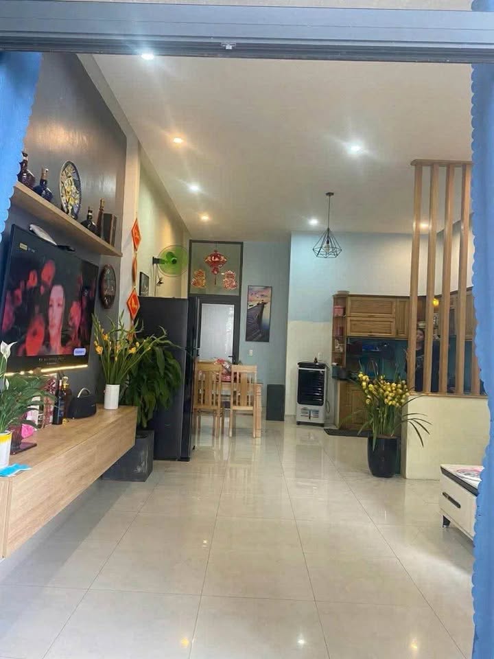 Nhà mặt tiền Lỗ Giáng, Hòa Xuân, Đà Nẵng 125m² giá 5.6 tỷ - Đẹp như mới, dọn vào ở ngay!