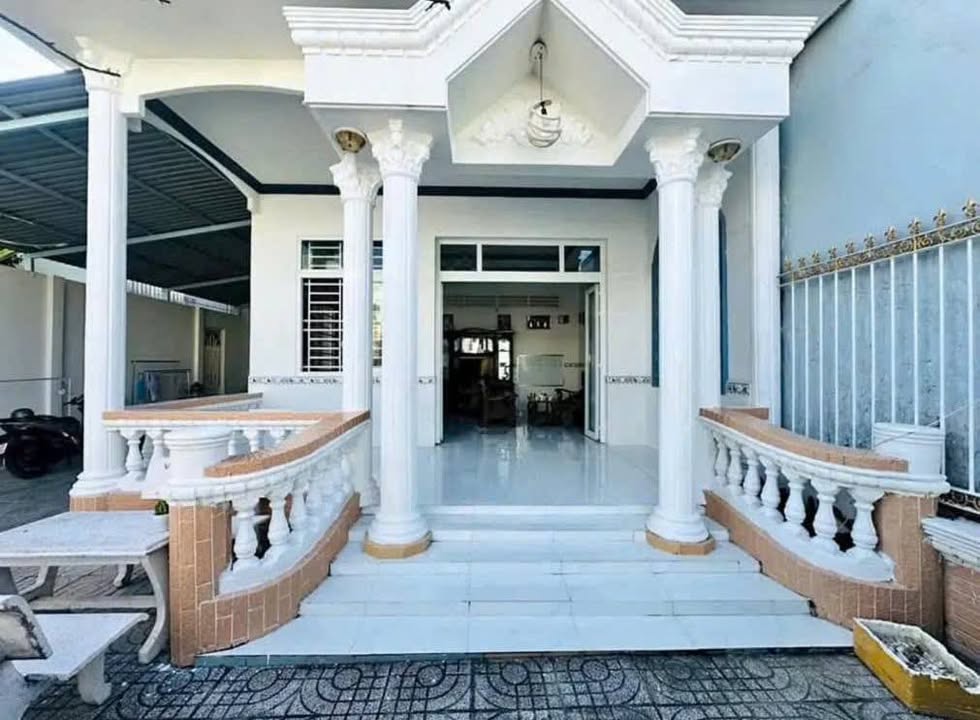 Nhà 187m² xã Qui Đức, huyện Bình Chánh - Sổ hồng riêng, giá 800 triệu!